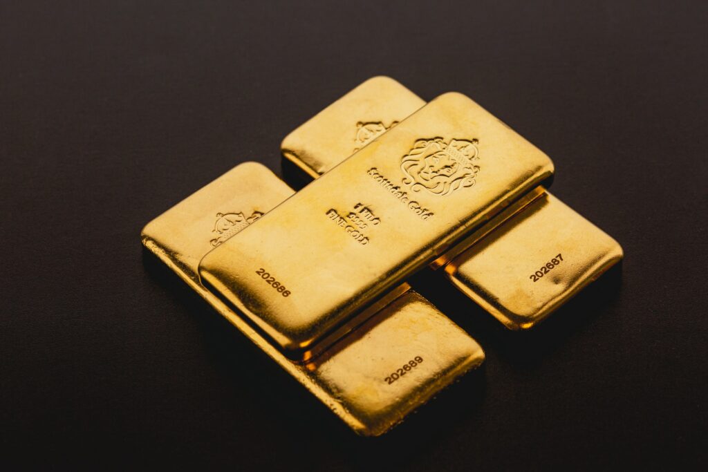تحليل تأثير سعر الدولار على سعر الذهب في السوق المحلية - استراتيجيات الاستثمار في ظل تحليل سعر الذهب